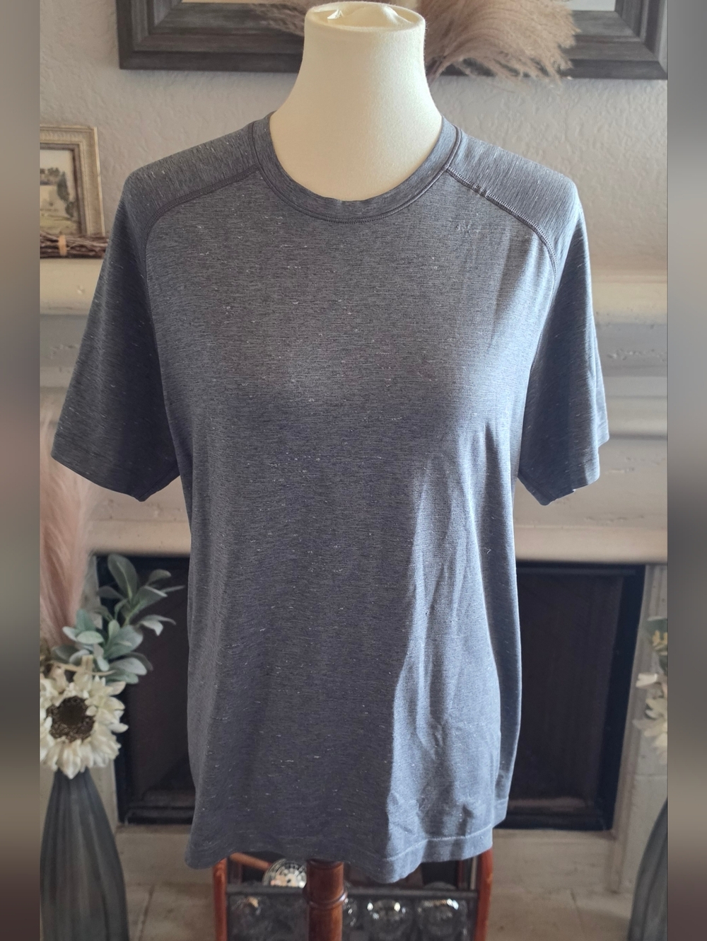Lululemon Mens Grey Practice Tee Shirt Size Medium